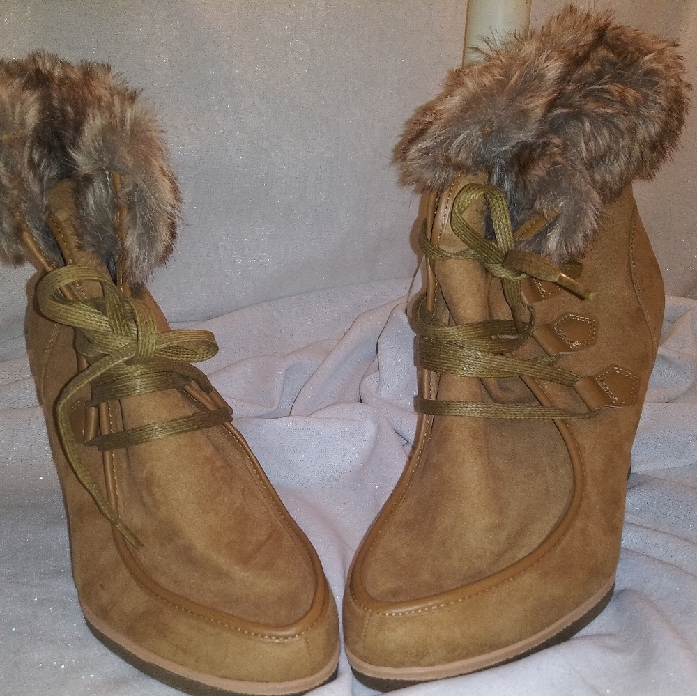 Red jacket. - Picture 3 of 3